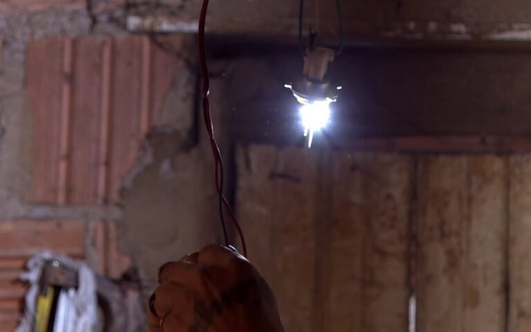Família vive há mais de 50 anos sem energia elétrica e água encanada no Sul de MG