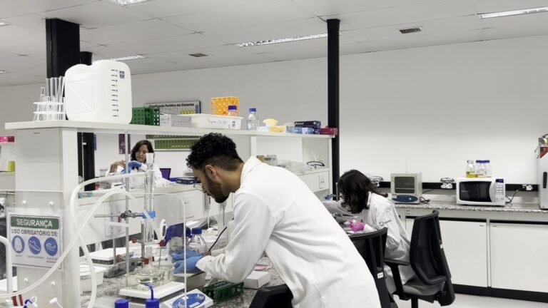 Faculdade do CNPEM abre inscrições para curso superior gratuito em ciência e tecnologia; veja como se candidatar