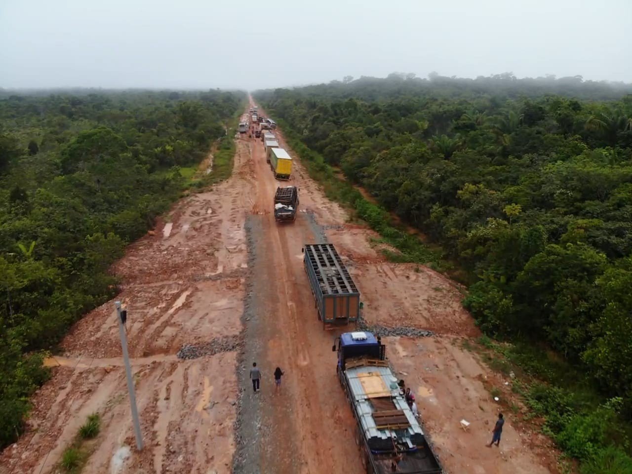 DNIT prorroga restrição do tráfego de veículos pesados em trecho da BR-319 no AM