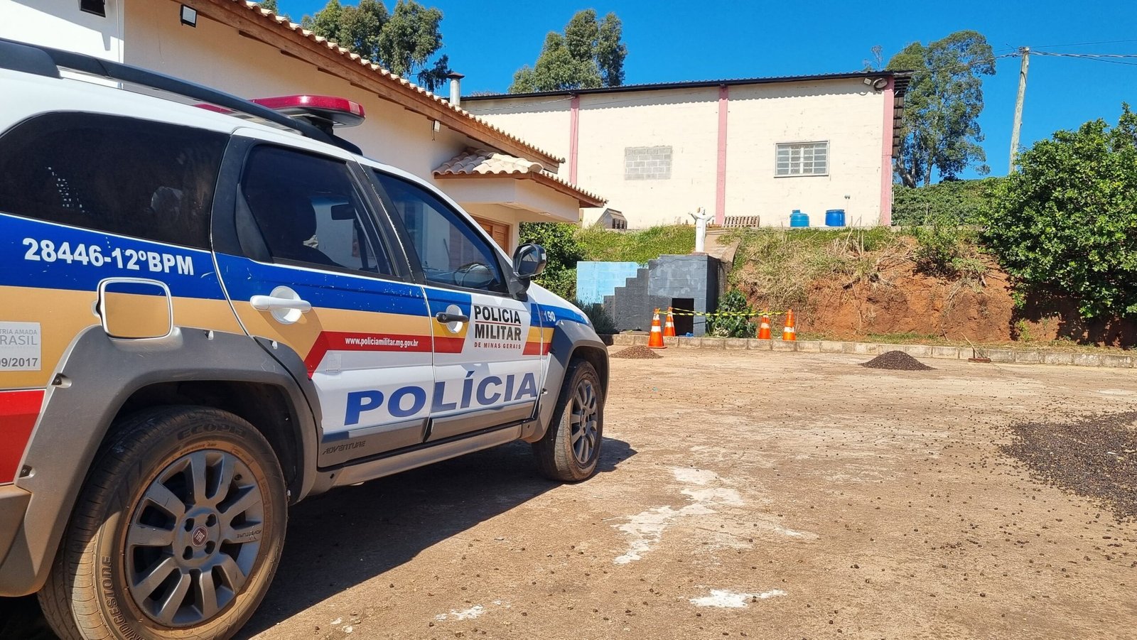 Polícia Civil investiga morte de bebê encontrado em terreiro de secagem de café em Cássia, MG