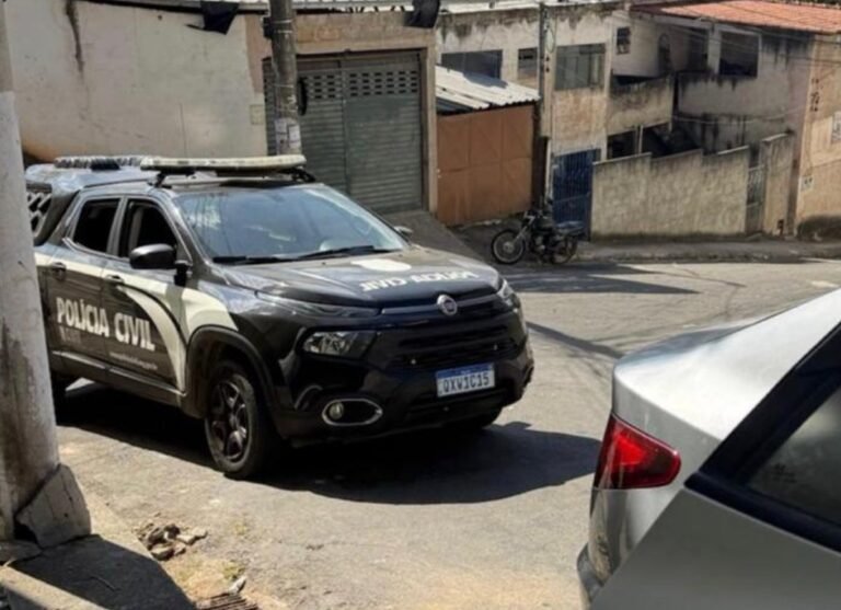 Suspeita de liderar esquema de cartões clonados é presa em Juiz de Fora