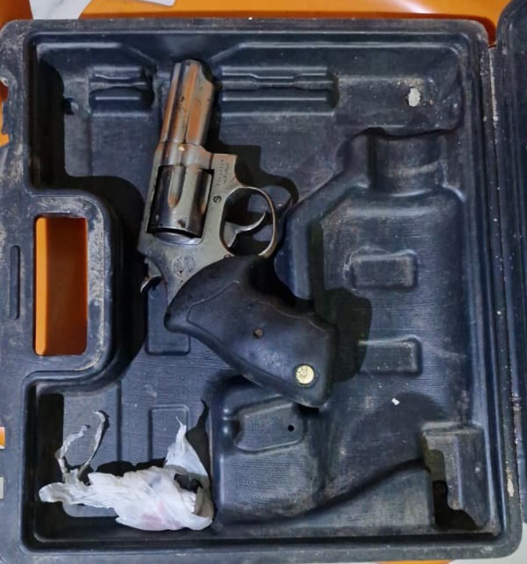 Filho é preso por matar companheiro da mãe em Maceió após não aceitar  relacionamento