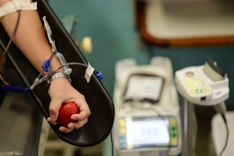 Hemonúcleo de Barra Mansa emite alerta de baixo estoque de sangue; saiba como doar