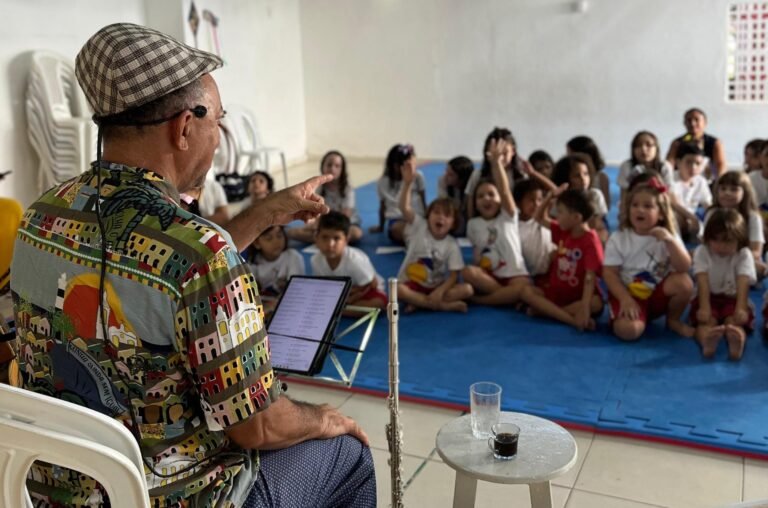 Folclore na sala de aula: escolas do RN usam música, dança e lendas para preservar tradições