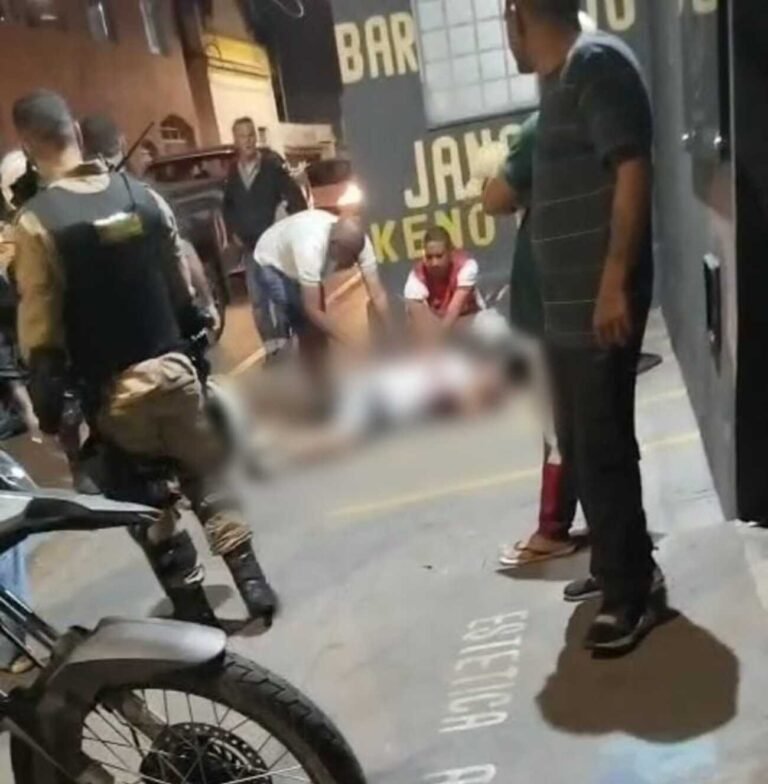 Homem é baleado várias vezes em bar de Itaúna e morre em seguida no hospital