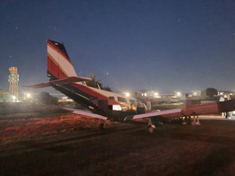 Avião faz pouso de emergência no interior de MG após falha no trem de pouso